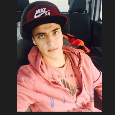 Profile Picture of Federico Alvarez (@FedeAlvarez27) on Twitter