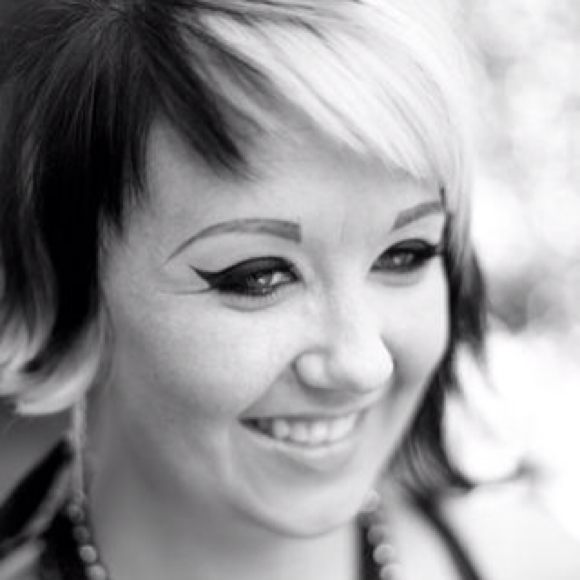 Sonya Borton - Poshmark Profile Picture of Sonya Borton (@sonyaalexisb) on Poshmark