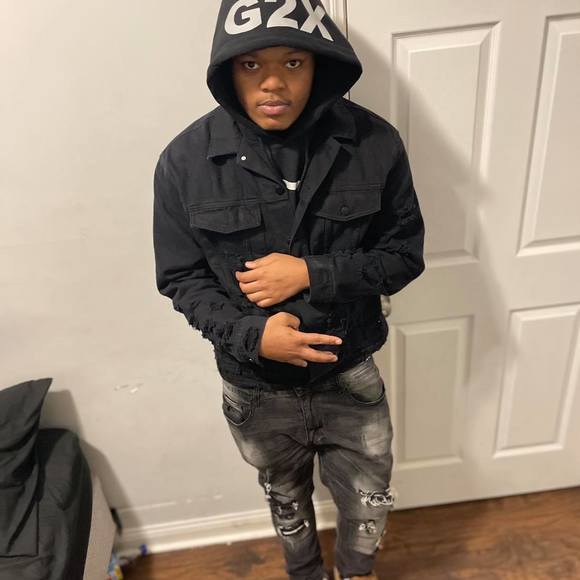 Profile Picture of Patrick Lowery (@5900_glizzy) on Poshmark