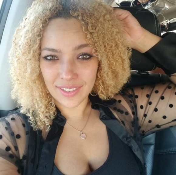 Profile Picture of Wendy Gotay gotay (@wigotay12) on Poshmark