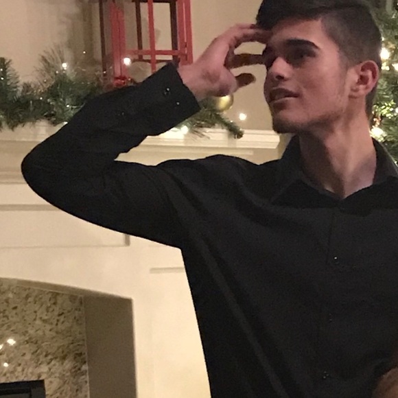 Profile Picture of Daniel Posadas (@posadas_p13) on Poshmark