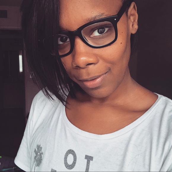 Ashley Bailey farley - Poshmark Profile Picture of Ashley Bailey farley (@abaileyfarley) on Poshmark