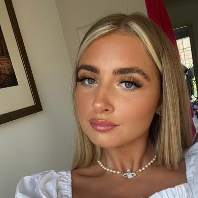 Profile Picture of Aimee Hay (@aimeehayx) on Twitter