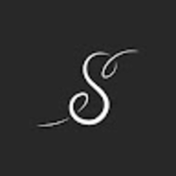 Profile Picture of Stacy Zoske (@stacyzoske) on Poshmark