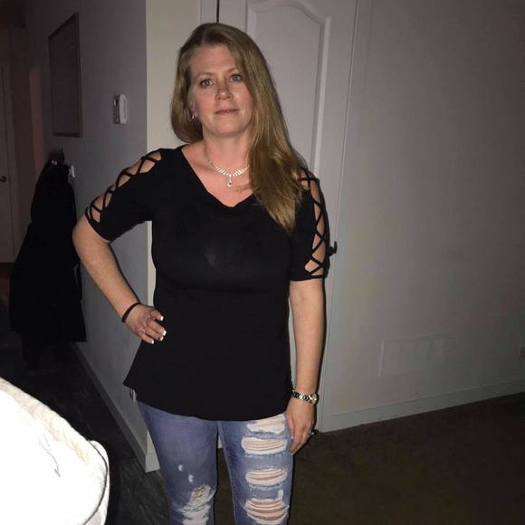 Profile Picture of Dee Chambers (@kdchambers8) on Poshmark