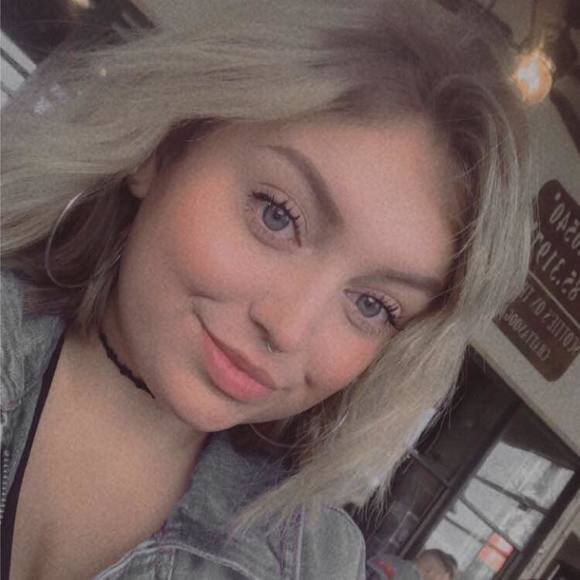 Profile Picture of Katherine Hooper (@khooper42) on Poshmark