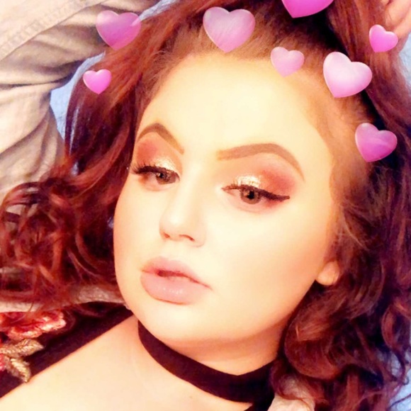 Profile Picture of Raeya Necochea (@raeyanecochea) on Poshmark