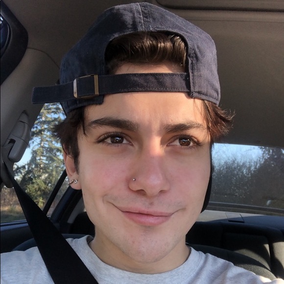 Profile Picture of Dekota Bramsche (@dekotajb) on Poshmark