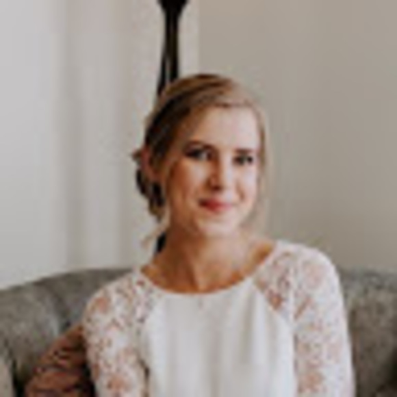 Profile Picture of Catherine Armstrong (@catherinearm174) on Poshmark