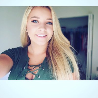 Profile Picture of ✨Queen B✨ (@Brooke_Ashley99) on Twitter