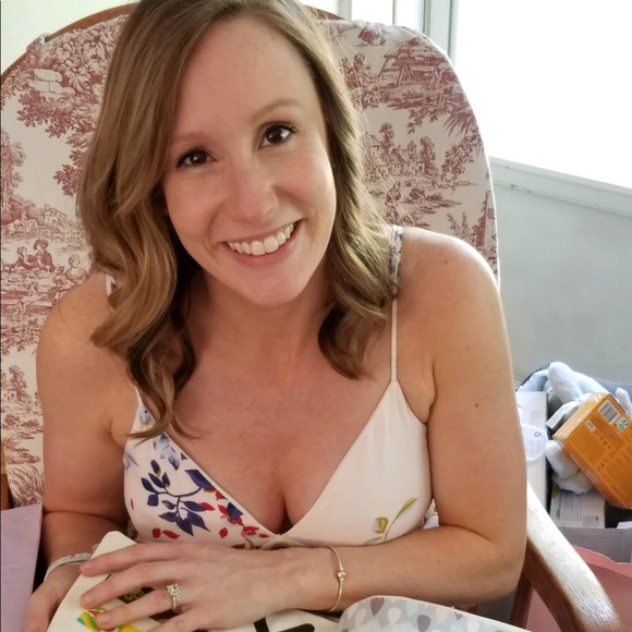 Profile Picture of Renee Weiser (@rweiserrn23) on Poshmark