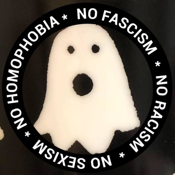 Profile Picture of Krista Olofsson (@toothtattoo) on Poshmark