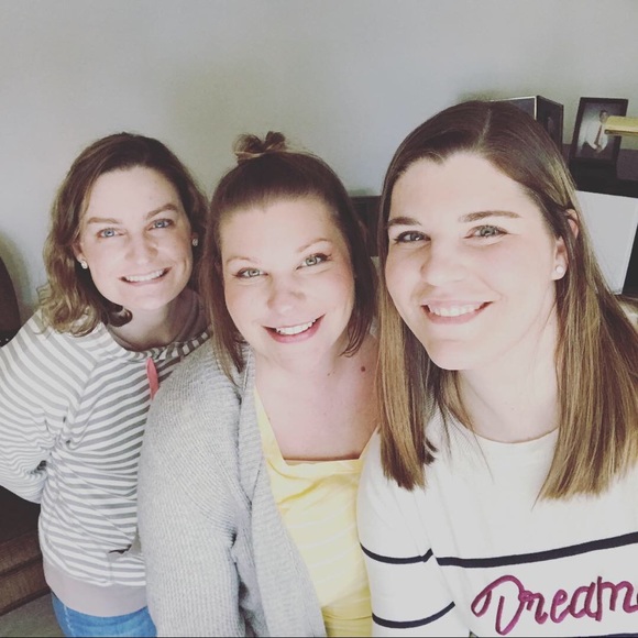 Profile Picture of Amber Schilling (@aschilli10) on Poshmark