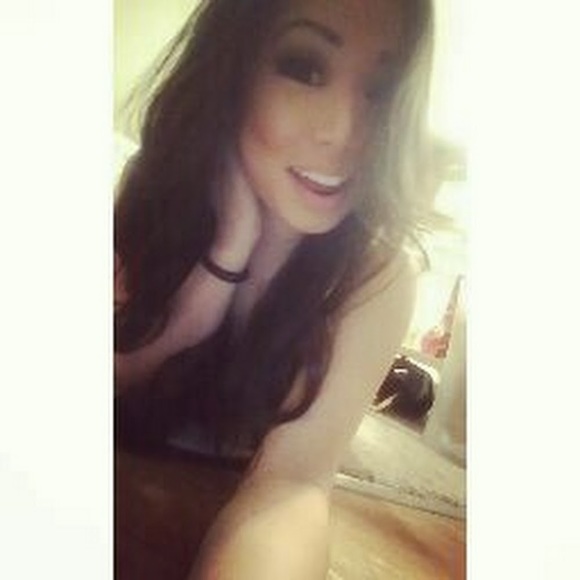 Profile Picture of Julie Yasutake (@jayasutake) on Poshmark