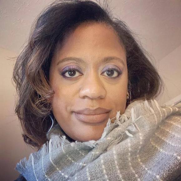 Profile Picture of Joanna Kemper (@jcocco) on Poshmark
