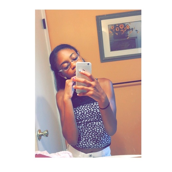 Profile Picture of Sydney Mckever (@sydney_mckever) on Poshmark