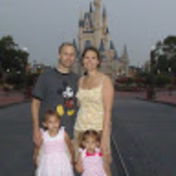 Profile Picture of Dawn Barrett (@barrettdawn3) on Poshmark