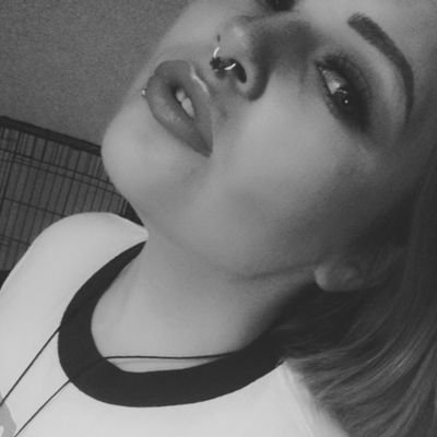 Profile Picture of Angie Hiermeier (@Ang_lafaye) on Twitter