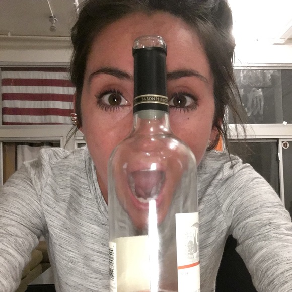 Profile Picture of Amanda Luckow (@amluckow) on Poshmark