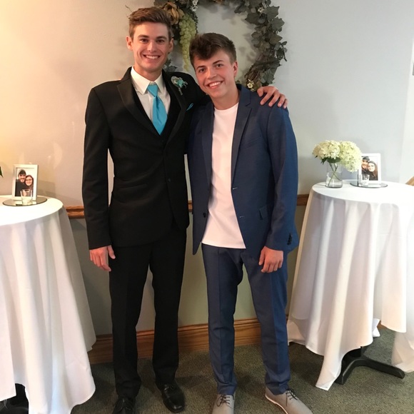 Profile Picture of Isaac Andre (@isaacandre25) on Poshmark