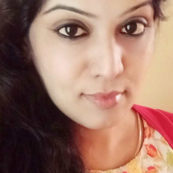 Profile Picture of Deepa Nair (@deepa_nair) on Poshmark