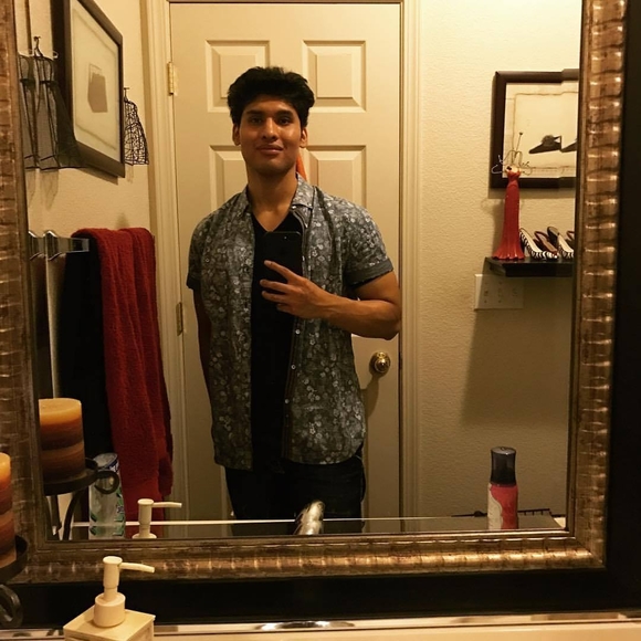 Profile Picture of Gabriel Gamboa (@iamgabe) on Poshmark