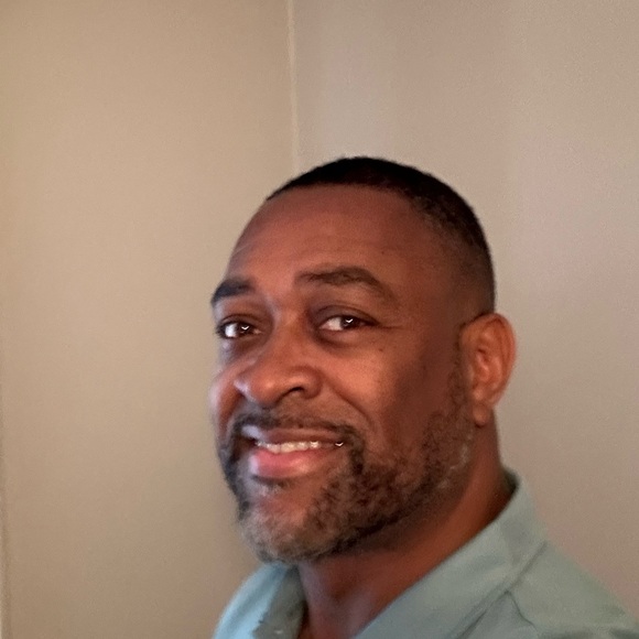 Profile Picture of Michael Gaines (@mantoniog) on Poshmark