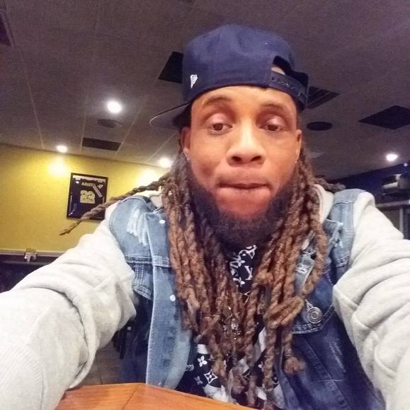 Profile Picture of Vincent Stephens (@redmane13) on Poshmark