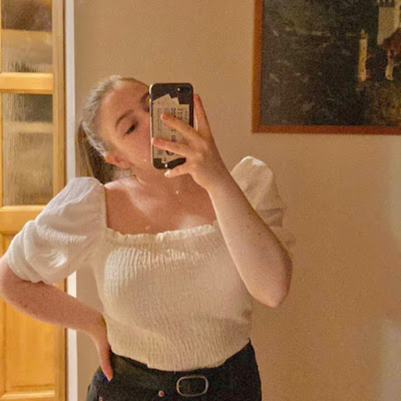 Profile Picture of Kinga Rácz (@raczkenga) on Poshmark