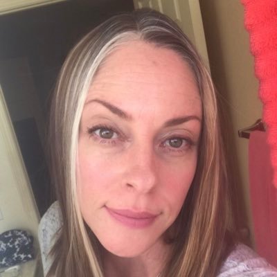 Profile Picture of ElkeFreemanon Twitter