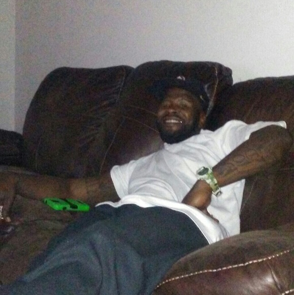 Profile Picture of Tamica Bacon (@zack205) on Poshmark