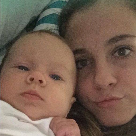 Profile Picture of Nicole Bonneau (@nikki_b16) on Poshmark