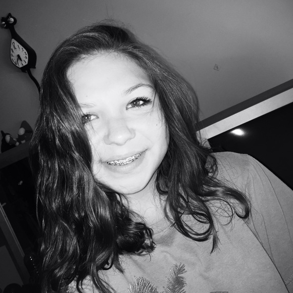 Profile Picture of Vika Leibnitz (@vika555) on Poshmark