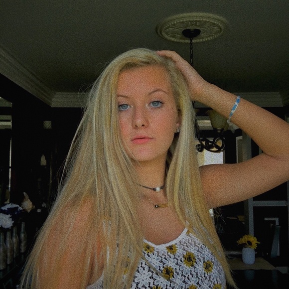 Profile Picture of Kendall Newton (@knewton_7) on Poshmark