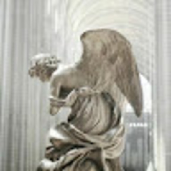 Profile Picture of Ananda Gallman (@anancondag201) on Poshmark