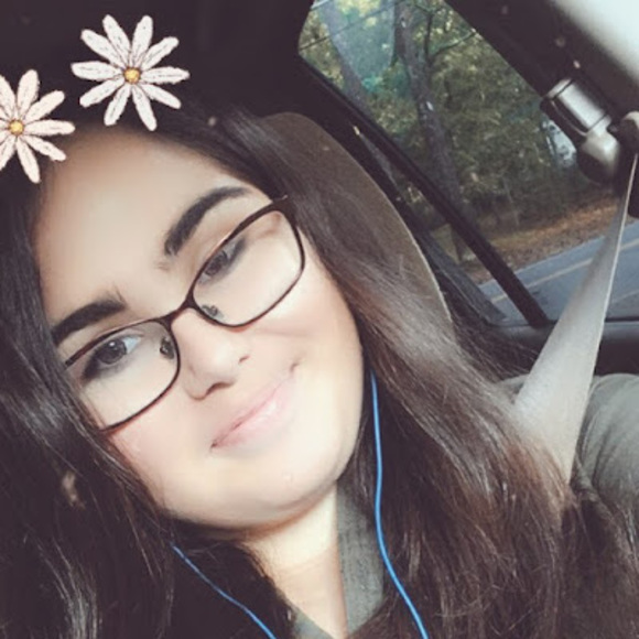 Profile Picture of Tori Haitz (@torihaitz) on Poshmark