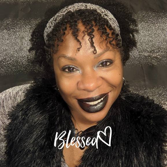 Profile Picture of Yolanda Bennett (@ebony1972) on Poshmark