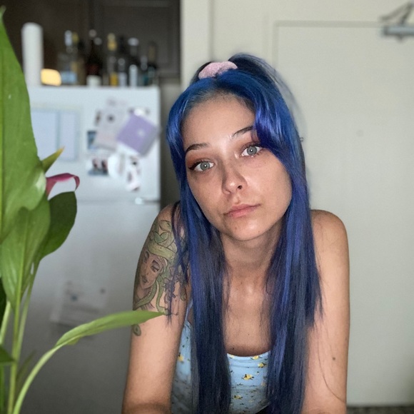 Profile Picture of Breanna Laferla (@blaferla) on Poshmark