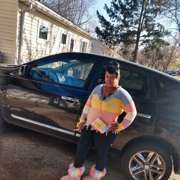 Profile Picture of China Campbell (@saquitac) on Poshmark