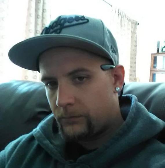 Profile Picture of Brad Martin (@bradmartin270) on Poshmark