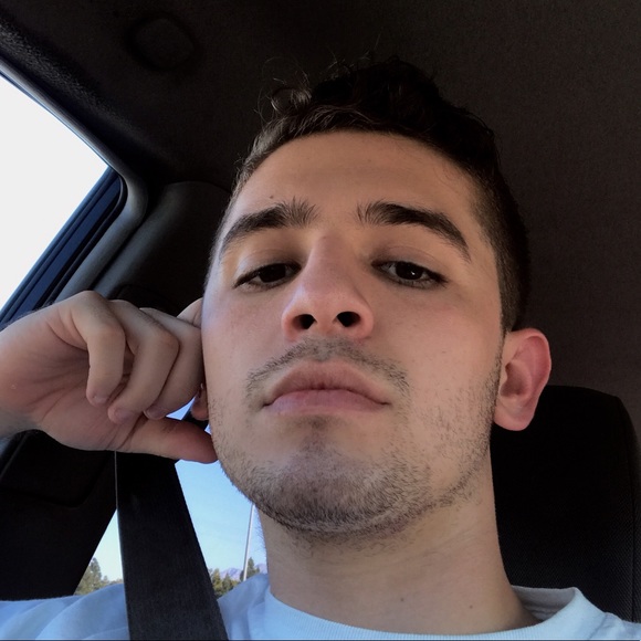 Profile Picture of Cesar Naranjo (@cesar2naranjo) on Poshmark