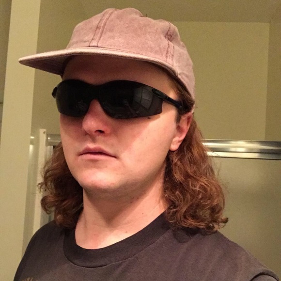 Profile Picture of Christian Daves (@daves910) on Poshmark