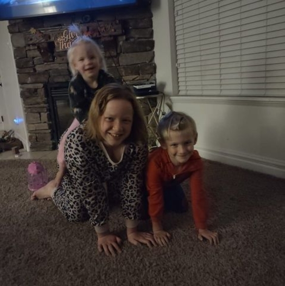 Profile Picture of Danielle Allred (@allrdani) on Poshmark