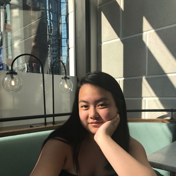 Profile Picture of Christine Lu (@christinelu17) on Poshmark