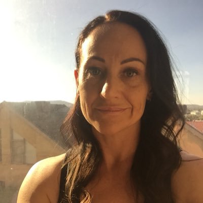 Profile Picture of Naomi Van Der Linden (@naovanderlin) on Twitter