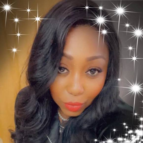 Profile Picture of Renée Ware (@jrwa2006) on Poshmark