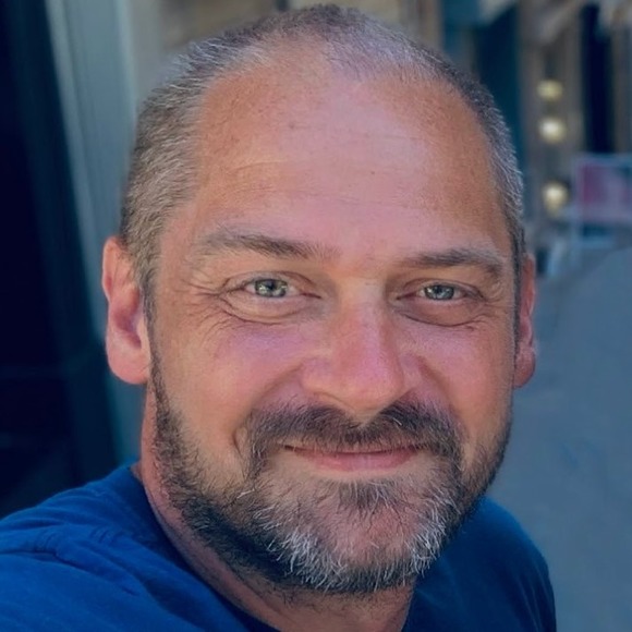 Profile Picture of Jerry Jones (@jerryjones233) on Poshmark