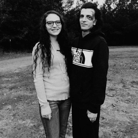 Profile Picture of Kendra Hendon (@thekendrahendon) on Poshmark