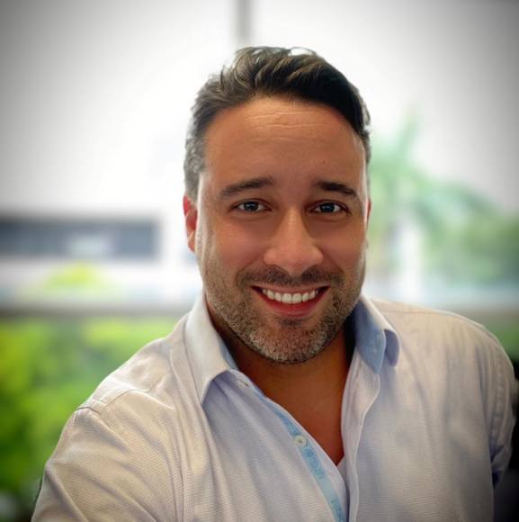 Tim Richard - Poshmark Profile Picture of Tim Richard (@timchgcorporate) on Poshmark