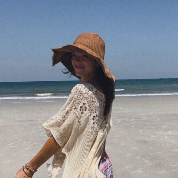 Alexa Marcello - Poshmark Profile Picture of Alexa Marcello (@thisdarlin) on Poshmark